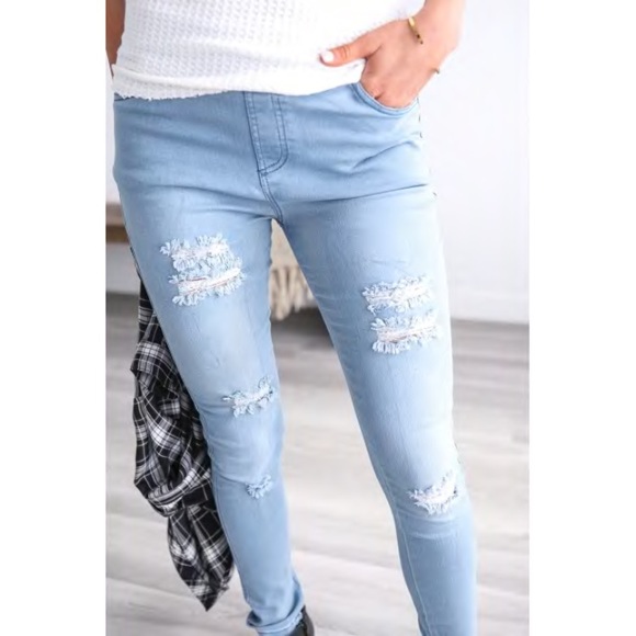 HP⚡️Must Have Distressed Denim Jegging - Picture 2 of 3